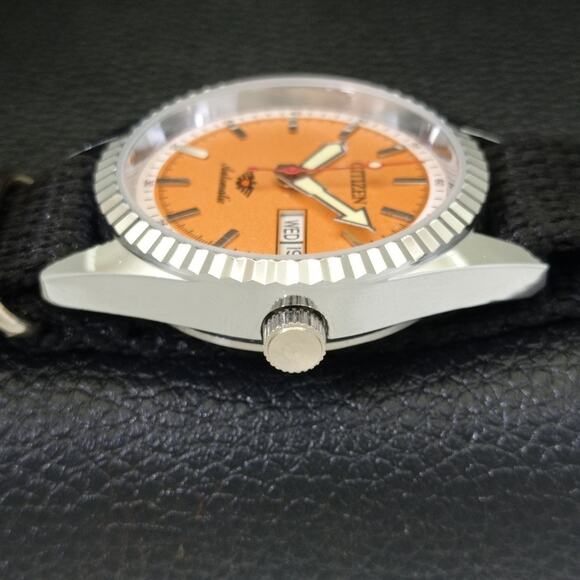 Vintage 1974 Citizen Automatic Mens Silver Watch W/daydate & Orange accents - Picture 5 of 9